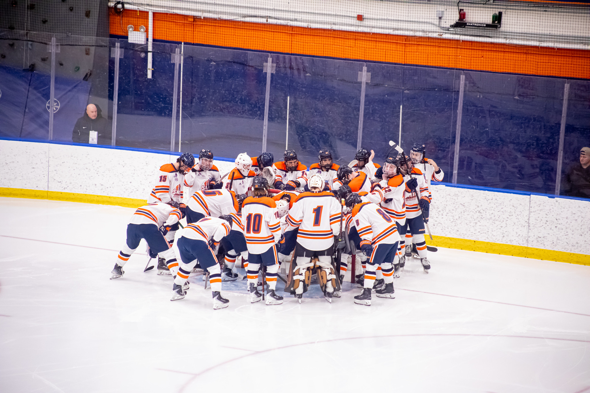 MASCAC QUARTERFINALS: Men's Ice Hockey Edged by MCLA, 3-2