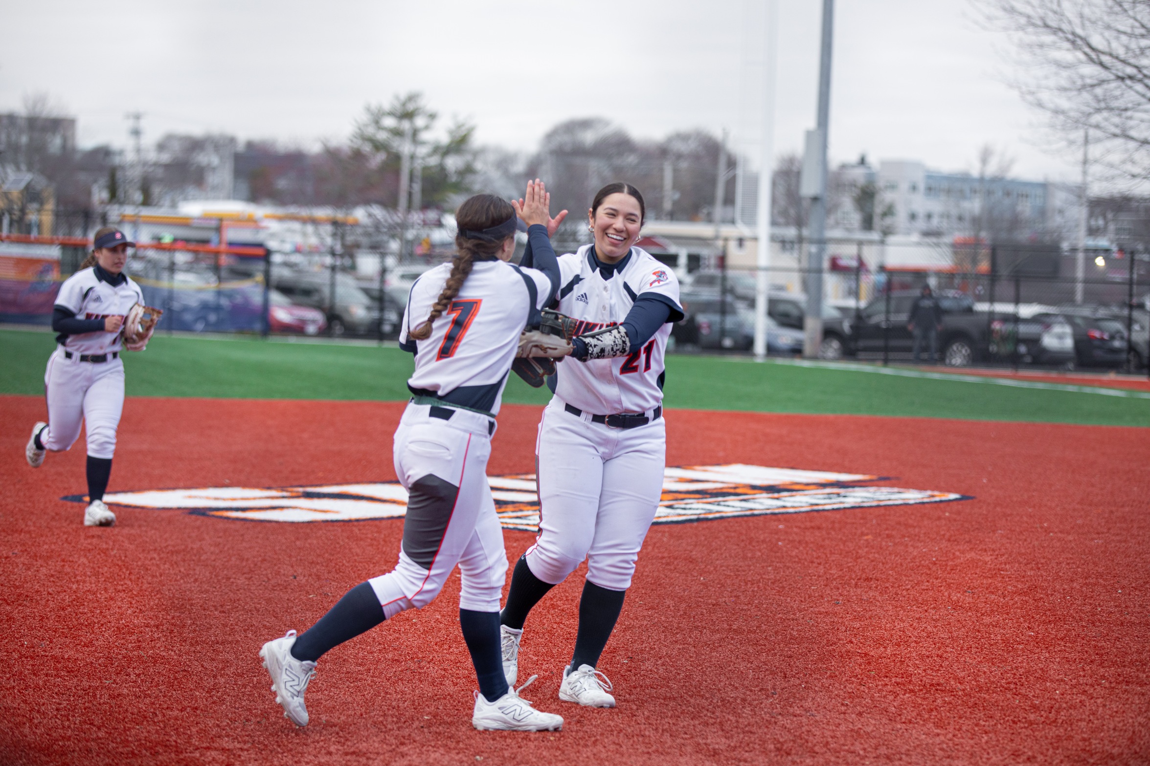Softball Secures Pair of Conference Wins Over Bears