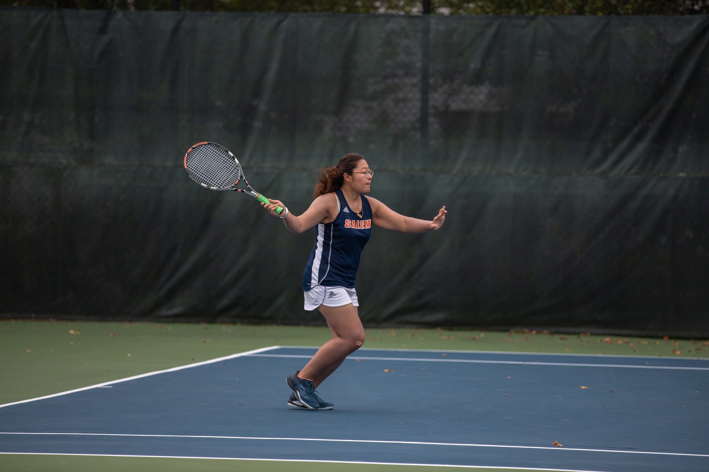 Vikings Dominant in 9-0 Win Over Huskies