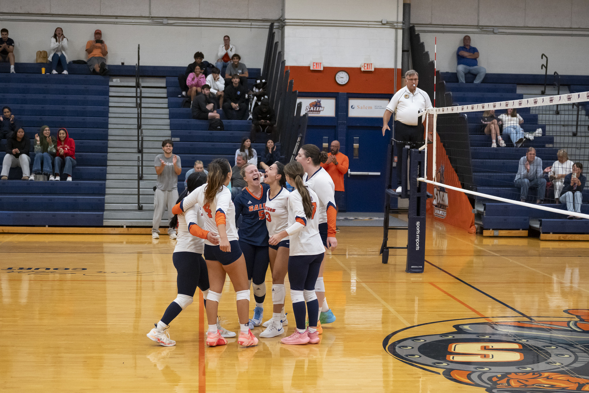 Women's Volleyball Storms Past Norwich, 3-0